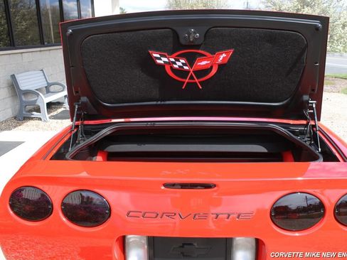 Used 2001 Chevrolet Corvette Convertible w/ Preferred Equipment Group2 RWD image 38