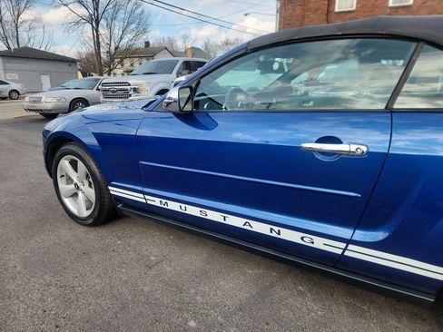 Used 2008 Ford Mustang Convertible image 13