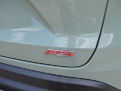 Used 2024 Chevrolet Trax RS FWD image 13
