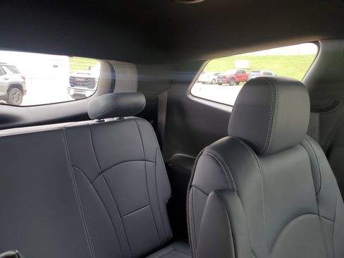 Used 2022 Buick Enclave Essence w/ Sport Touring Edition FWD image 15