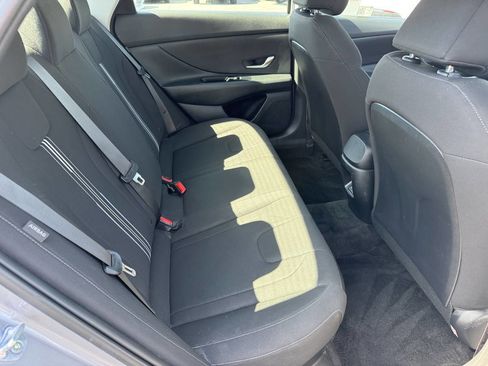 Used 2025 Hyundai Elantra Hybrid FWD image 17
