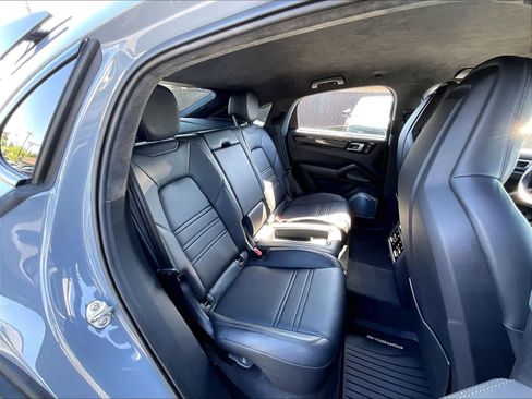 Used 2022 Porsche Cayenne Turbo GT AWD/4WD image 29