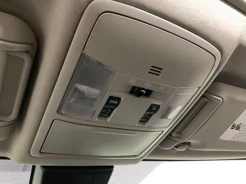 Used 2018 Toyota RAV4 XLE image 15