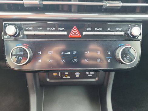 Used 2025 Hyundai Tucson Limited AWD/4WD image 17