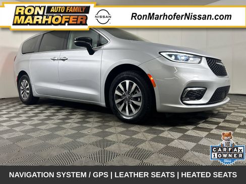 Used 2024 Chrysler Pacifica Limited FWD image 1