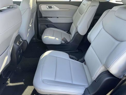 New 2026 Ford Explorer Active w/ Active Comfort Package RWD image 12