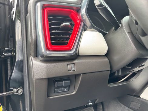 Used 2024 GMC Canyon AT4X AWD/4WD image 20