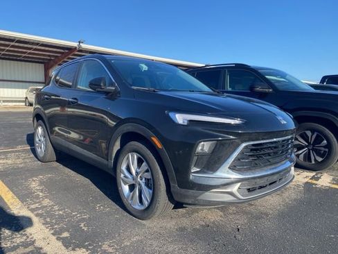 Used 2025 Buick Encore GX Preferred image 2