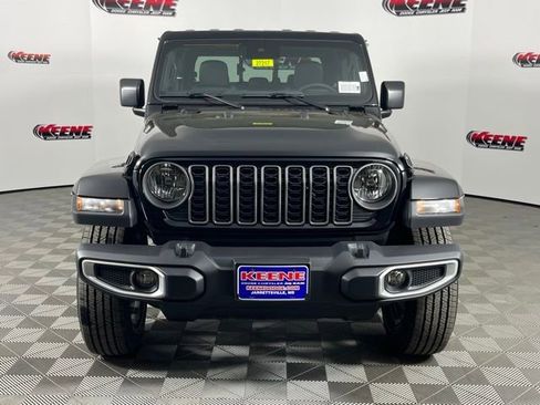 New 2025 Jeep Gladiator Sport w/ Premium Package image 4