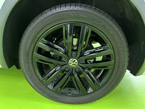 Used 2022 Volkswagen Tiguan SE R-Line FWD image 13