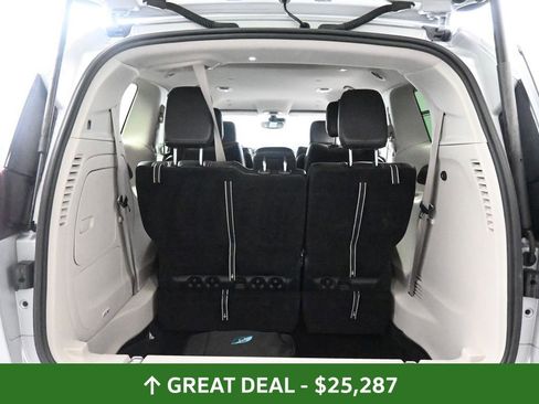 Used 2024 Chrysler Pacifica Limited FWD image 26