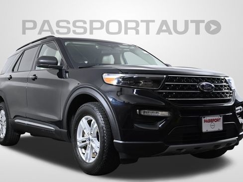 Used 2023 Ford Explorer XLT w/ Equipment Group 202A AWD/4WD image 4