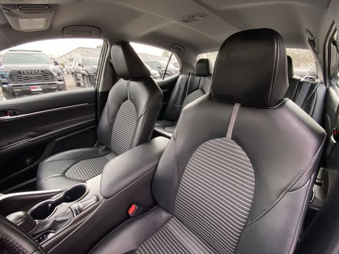 Used 2023 Toyota Camry SE image 25