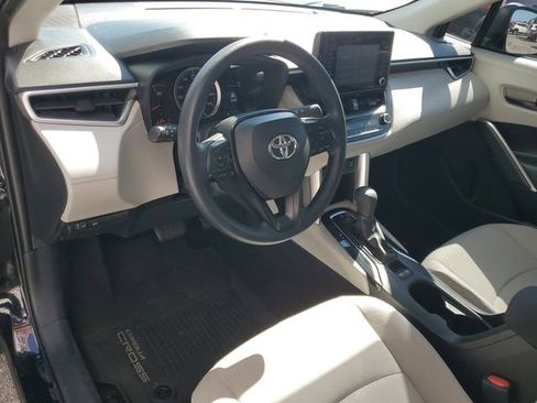 Used 2022 Toyota Corolla Cross L image 22