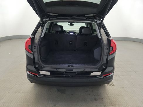 Used 2023 GMC Terrain SLT w/ Infotainment Package II FWD image 29
