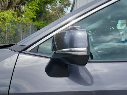 Used 2021 Toyota RAV4 XLE w/ Convenience Package image 9