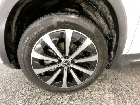 Used 2020 Mercedes-Benz GLB 250 image 11