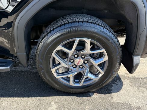 New 2026 GMC Sierra 1500 SLT image 10