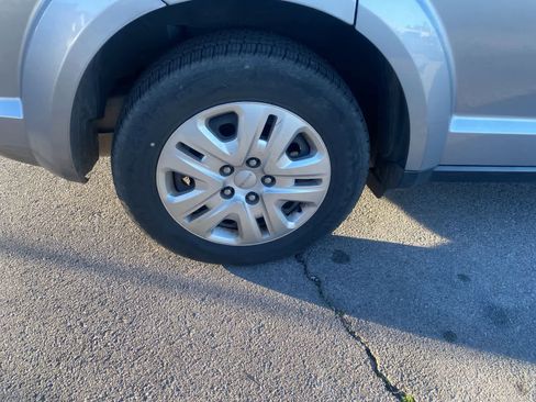 Used 2019 Dodge Journey SE image 5