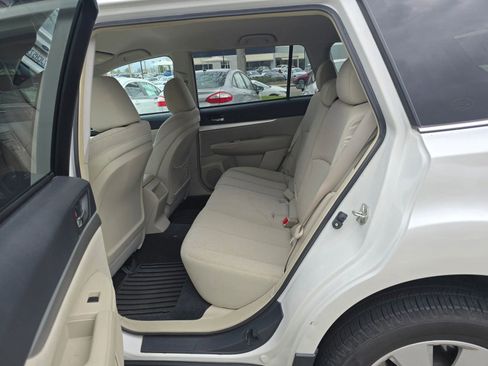 Used 2011 Subaru Outback 2.5i Premium w/ All-Weather Pkg image 15