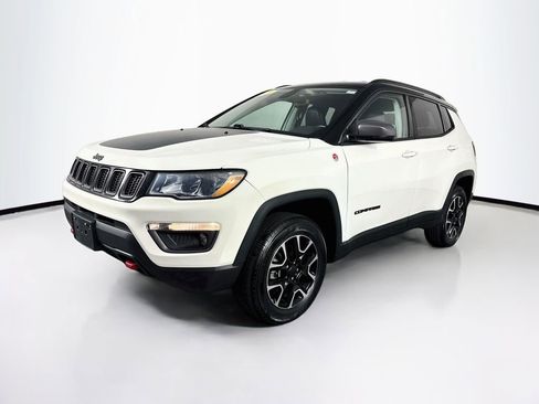Used 2020 Jeep Compass Trailhawk AWD/4WD image 3