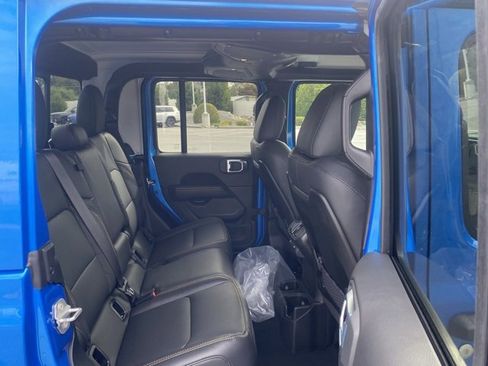 New 2025 Jeep Gladiator Sport image 31