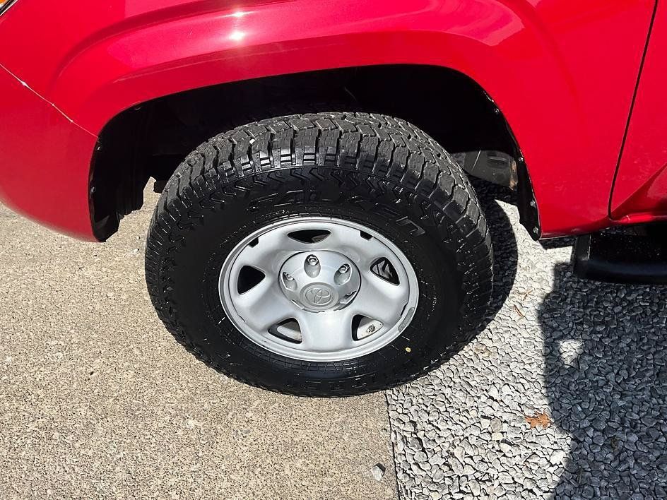 Used 2021 Toyota Tacoma SR AWD/4WD image 11