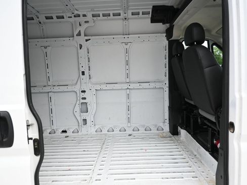 Used 2025 RAM ProMaster 2500 w/ Convenience Group FWD image 28