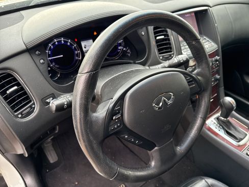 Used 2017 INFINITI QX50 Base w/ Deluxe Touring Package image 15