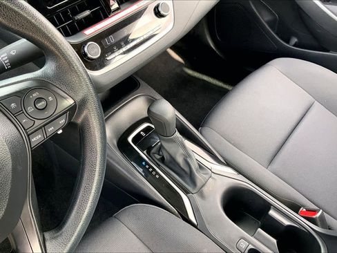 Used 2025 Toyota Corolla LE image 15