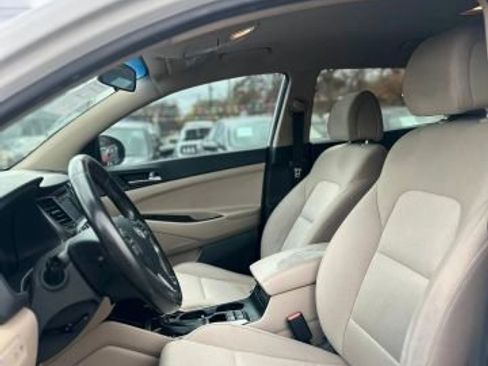 Used 2016 Hyundai Tucson Sport image 9