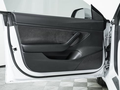 Used 2020 Tesla Model 3 Standard Range Plus image 19