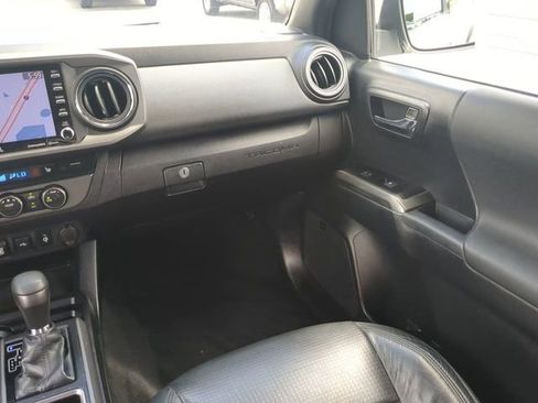 Certified 2021 Toyota Tacoma TRD Off-Road w/ TRD Premium Off Road Package AWD/4WD image 17