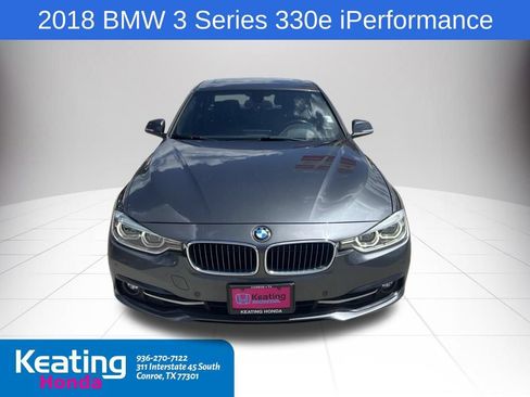 Used 2018 BMW 330e w/ Convenience Package RWD image 2
