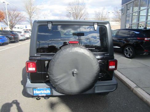 Used 2019 Jeep Wrangler Unlimited Sport S image 6