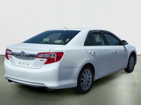 Used 2013 Toyota Camry XLE FWD image 6
