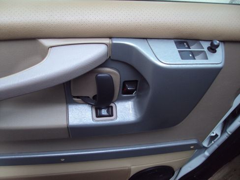 Used 2014 Chevrolet Express 1500 AWD image 22