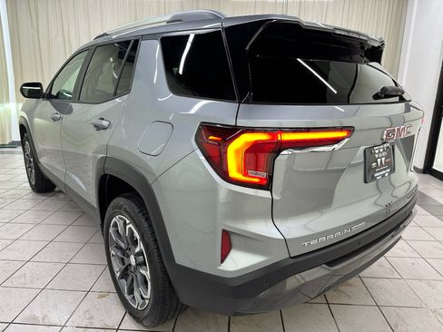 Used 2025 GMC Terrain Elevation w/ Elevation Premium Package AWD/4WD image 11