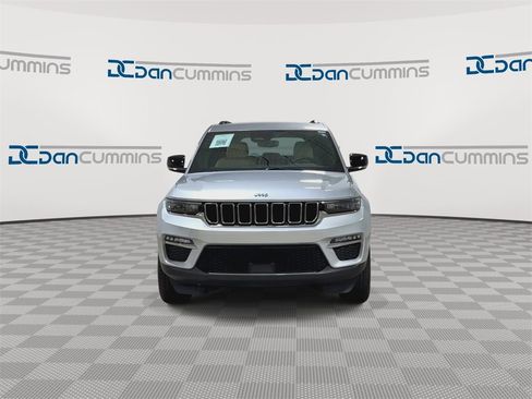 Used 2023 Jeep Grand Cherokee Limited image 4