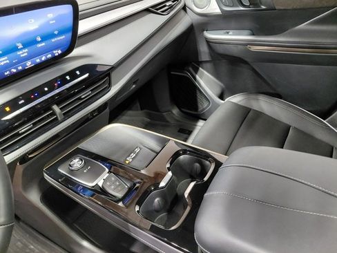 Certified 2025 Buick Enclave Avenir w/ Super Cruise Package image 33