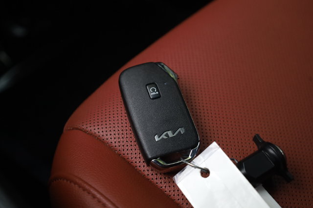 Used 2024 Kia Sportage SX FWD image 30
