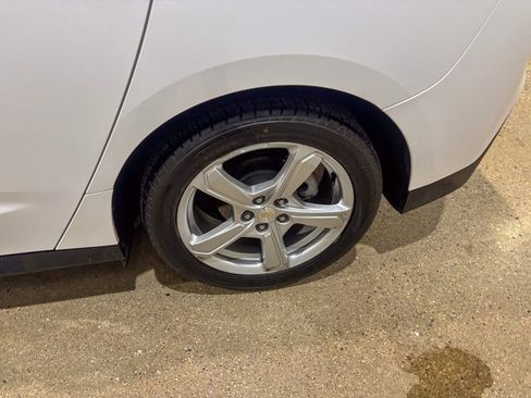 Used 2019 Chevrolet Volt LT w/ Power Convenience Package image 13