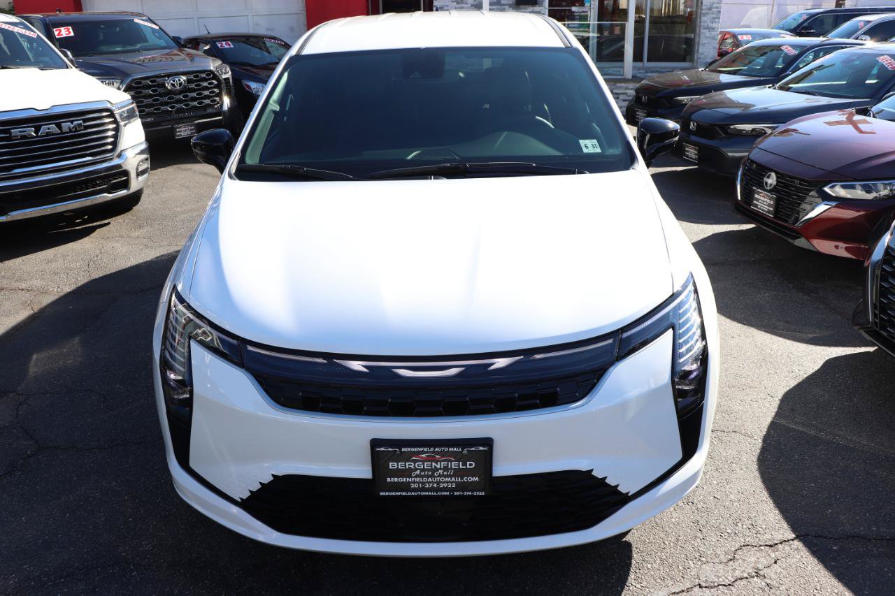 Used 2027 Chrysler Pacifica Select FWD image 9