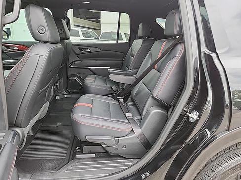 Used 2024 Chevrolet Traverse RS AWD/4WD image 32
