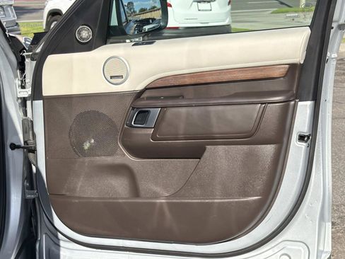 Used 2018 Land Rover Discovery HSE Luxury image 26