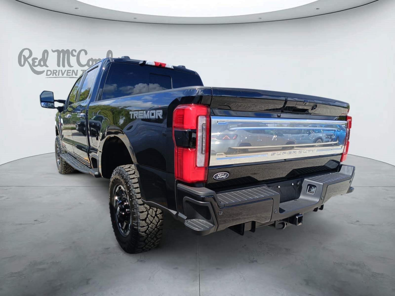 Used 2027 Ford F250 Platinum w/ Platinum Plus Package AWD/4WD image 6