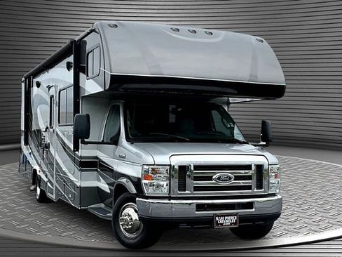 Used 2016 Ford E-450 and Econoline 450 Super Duty w/ Motorhome Prep Package RWD image 3