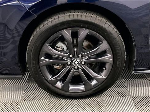 Used 2025 Toyota Sienna XSE FWD image 10