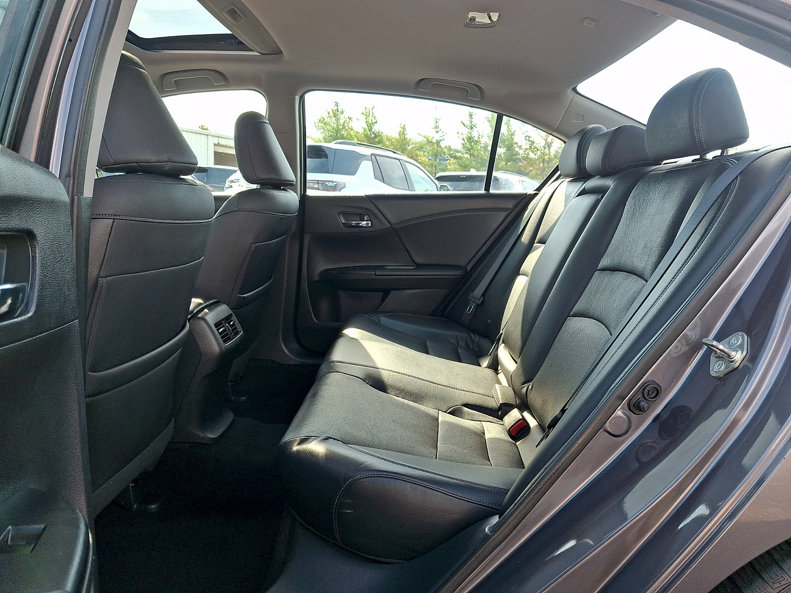 Used 2015 Honda Accord EX-L image 10
