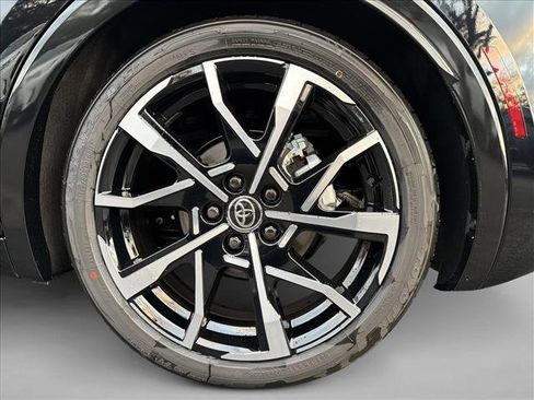 New 2026 Toyota Prius Plug-In Hybrid image 9